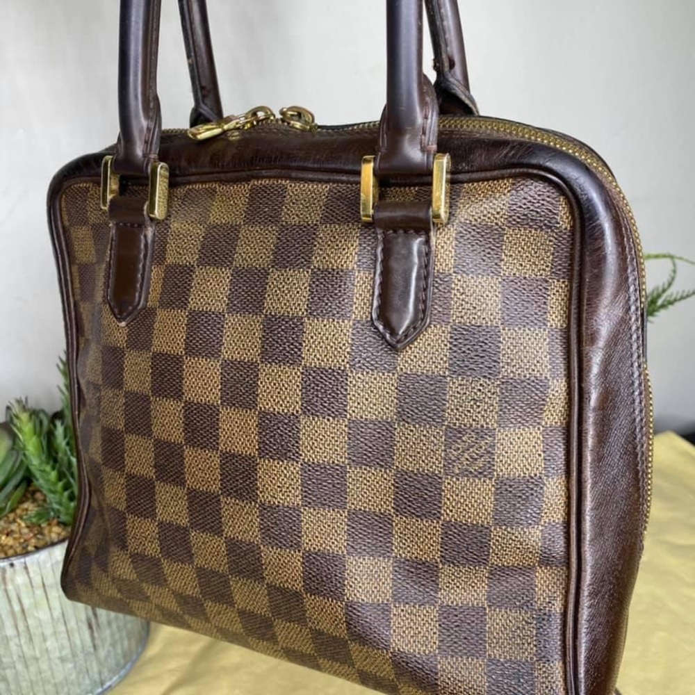 Authentic Louis Vuitton  Damier Ebene Brera bag